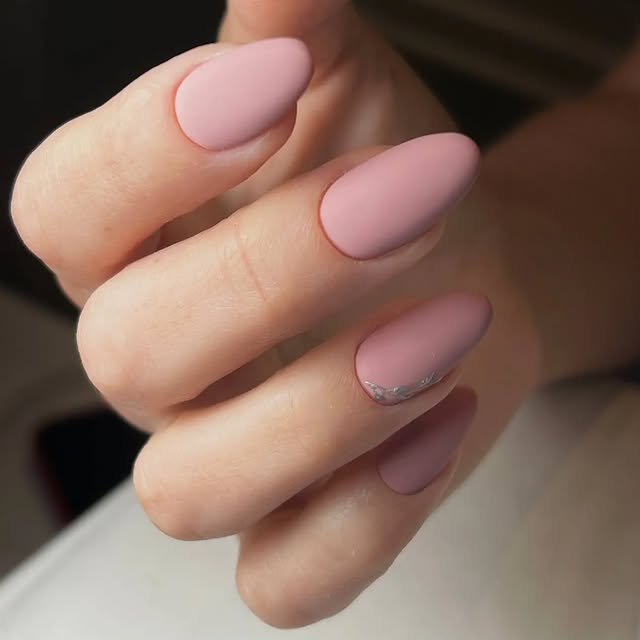 The best prom nails inspo